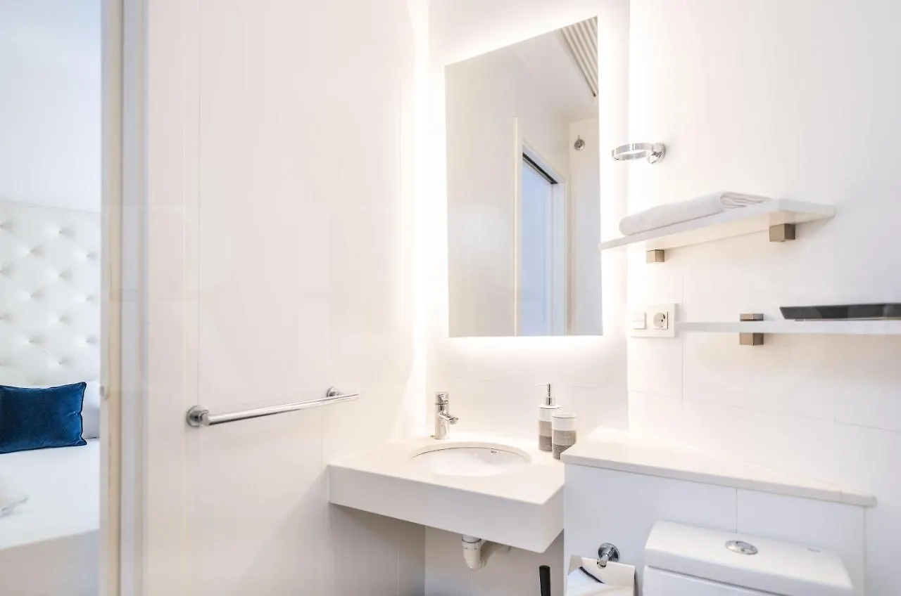 Spacious Apartment By Picasso Museum By Rems Malaga